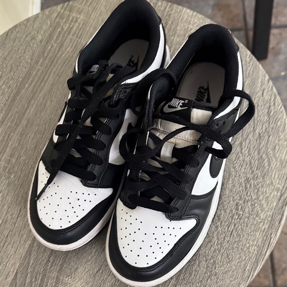 Nike Kids Black and White Sneakers - Picture 2 of 5